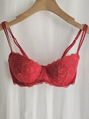 Victoria's Secret PINK Date Red Push-up Bra